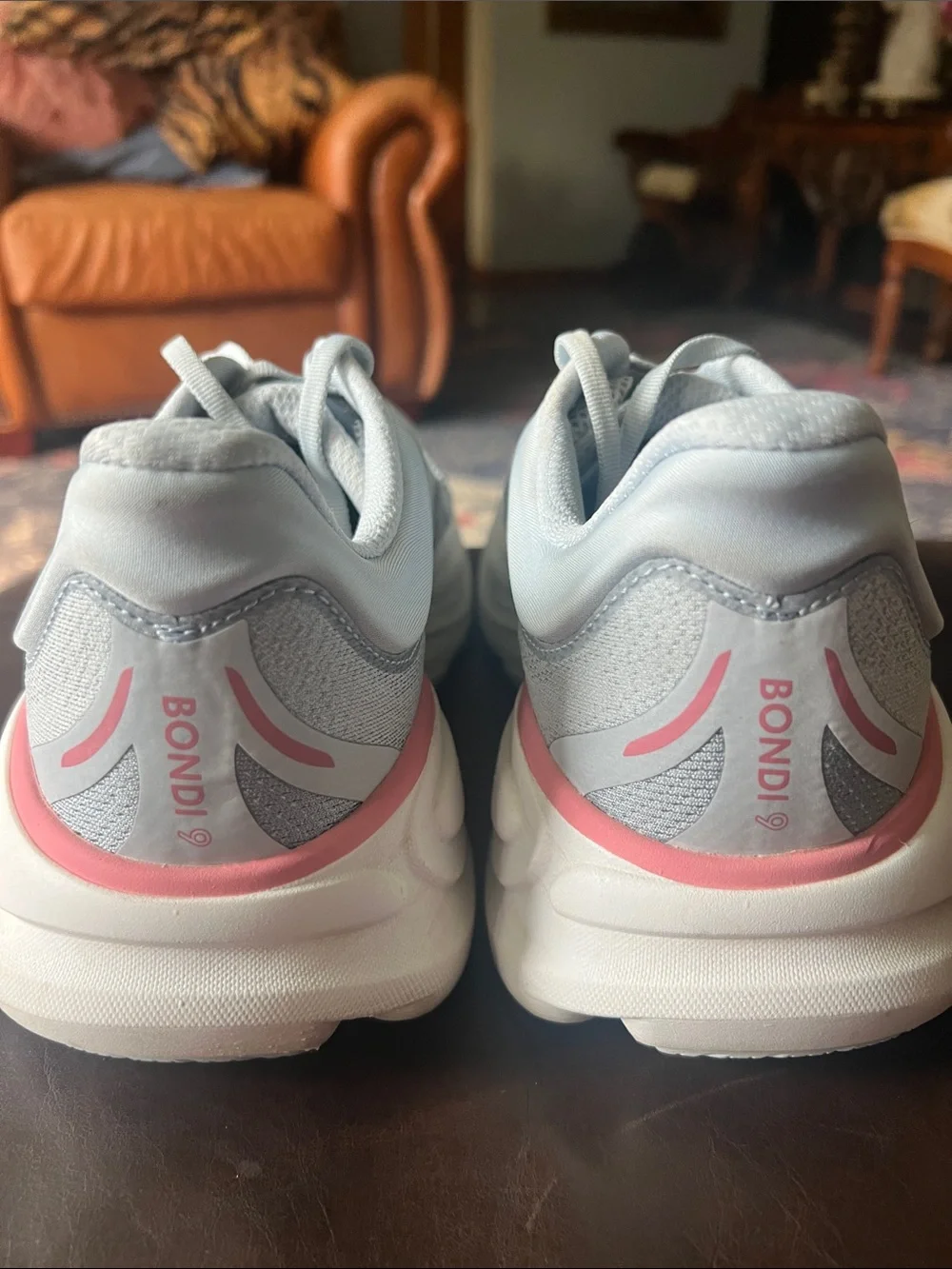 Hoka Bondi9